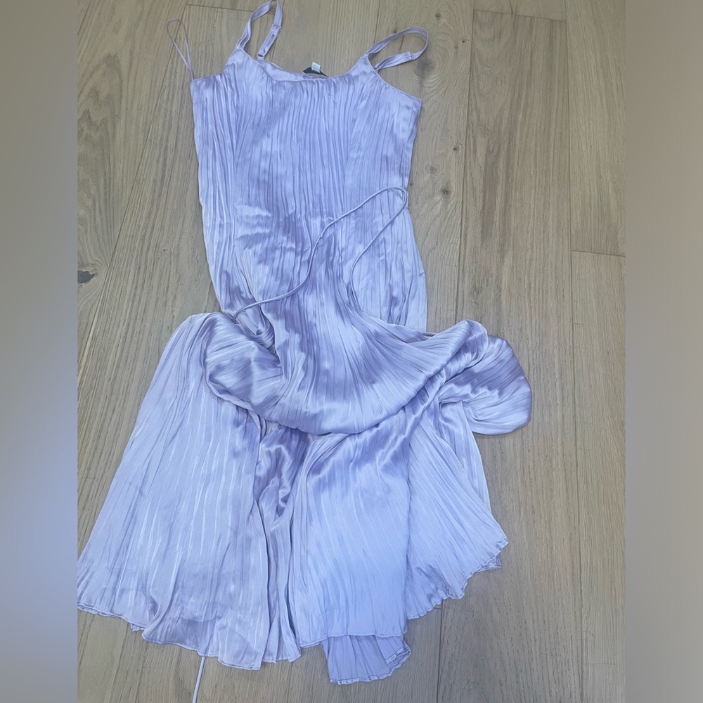SOLD Beautiful Vince dress size M in bright lilac color - Picture 7 of 14